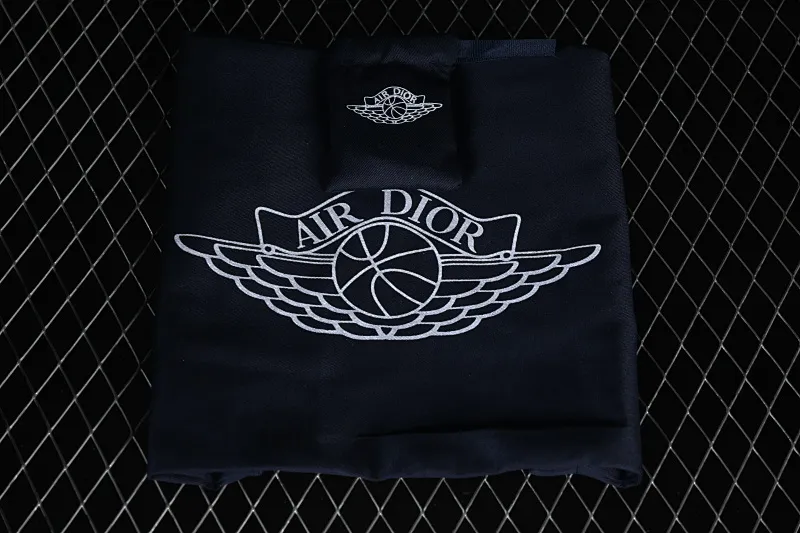 All categories Air Jordan Jordan series basketball shoes Air Jordan 1 High Dior x Air Jordan 1 Low AJ1 Joe 1 Dior joint white gray high top CN8607-002
